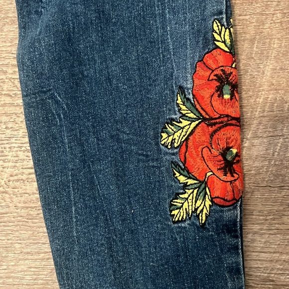 Zara Embroidered Jeans - Picture 6 of 6